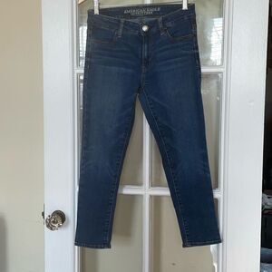 American Eagle outfitters medium wash blue jeans hi rise jegging crop size 2